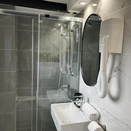 Pasteur- Xve * Paris